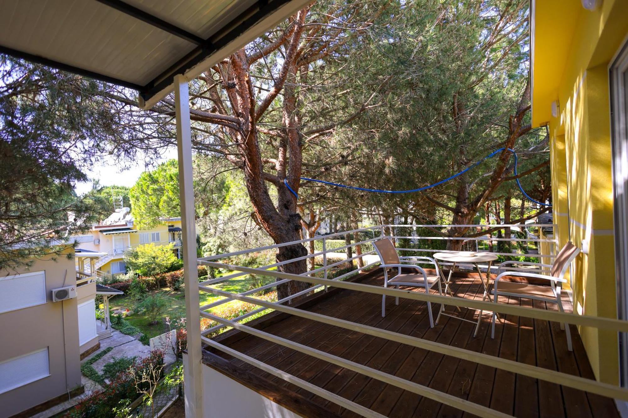 Grandstay Villa Perla Resort Durrës Buitenkant foto