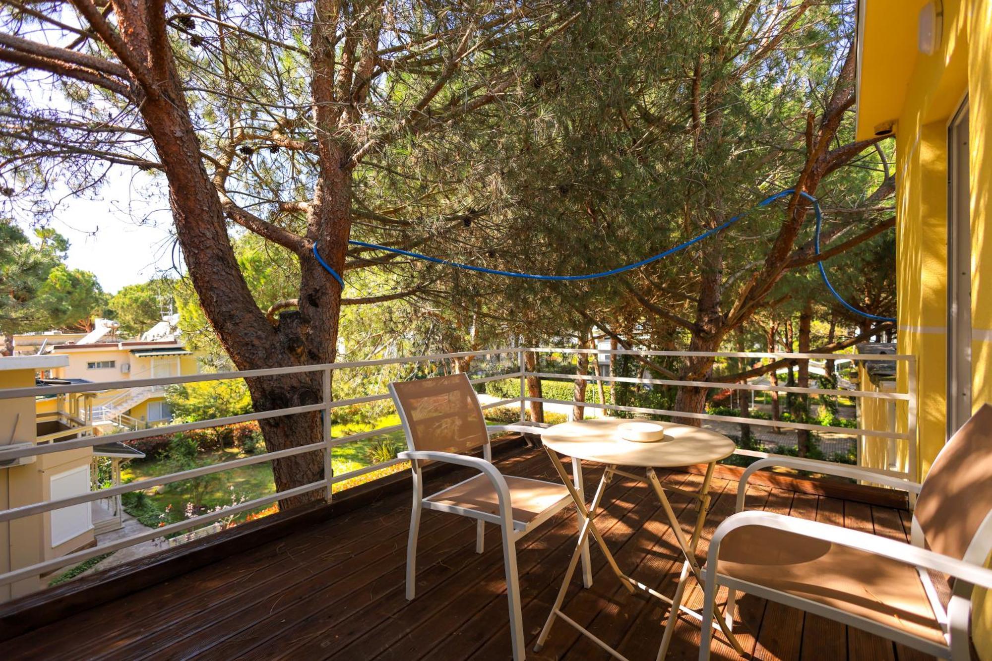 Grandstay Villa Perla Resort Durrës Buitenkant foto