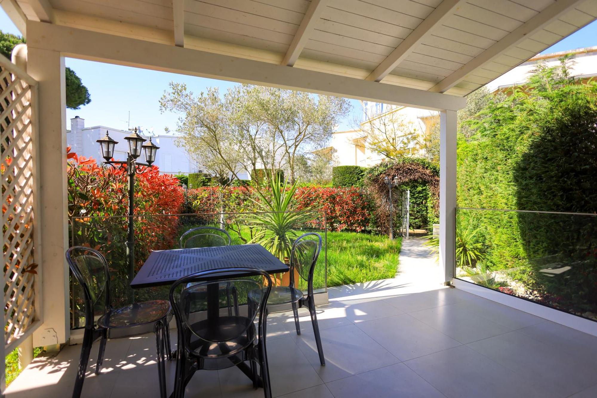 Grandstay Villa Perla Resort Durrës Buitenkant foto